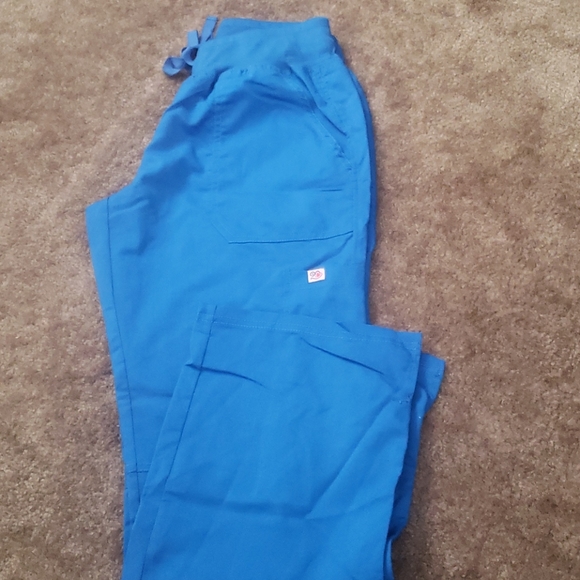 Scrub - Picture 3 of 3